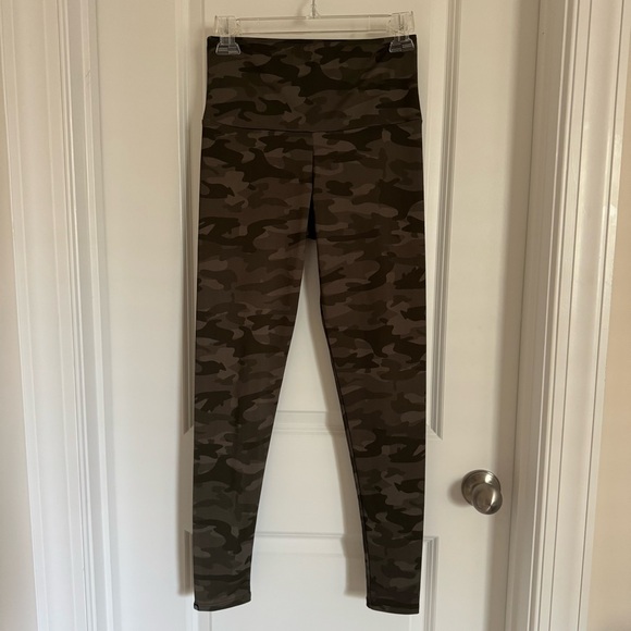 Onzie Brown and Green Camouflage Leggings, S/M - Picture 1 of 10